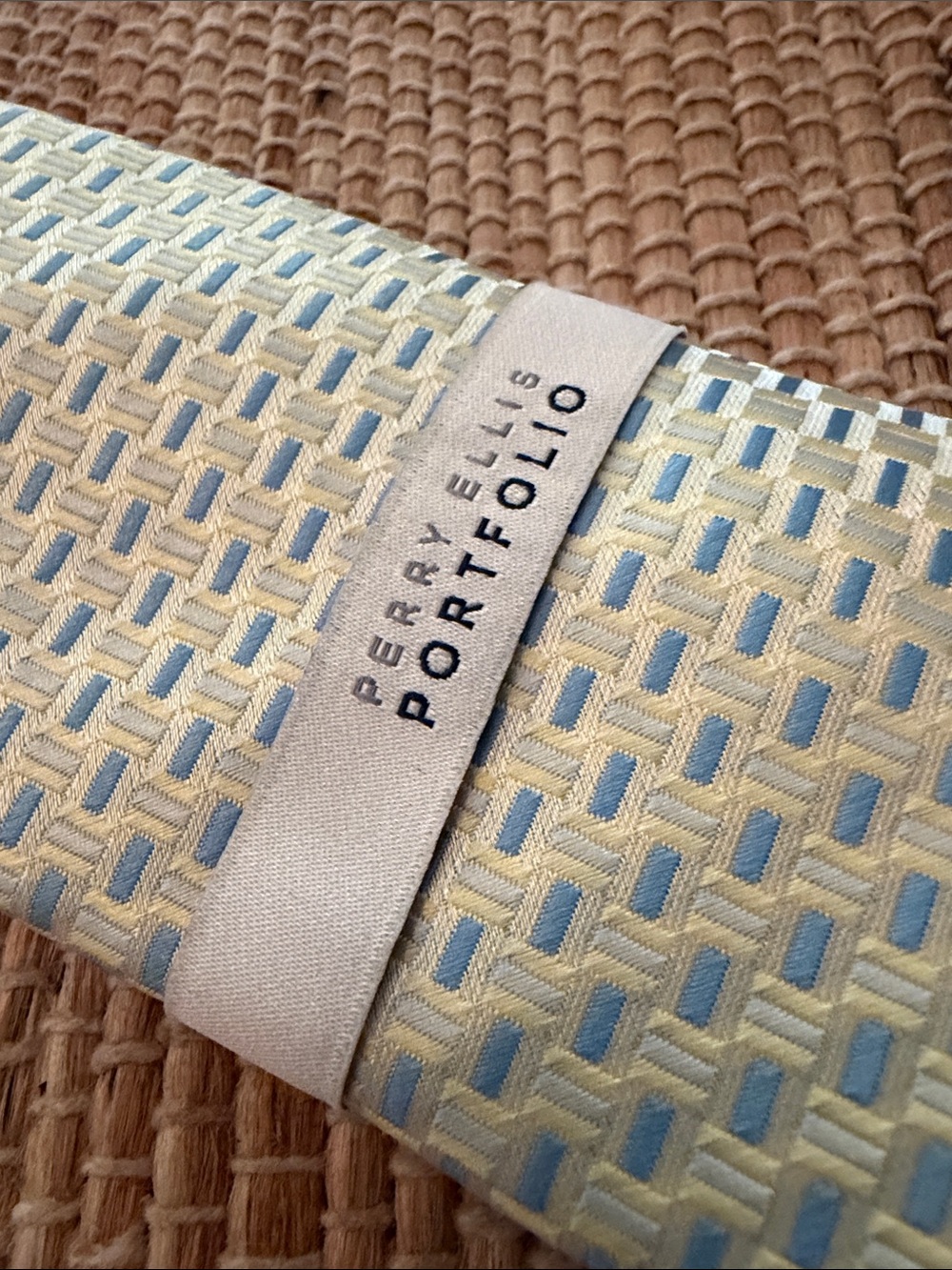 Perry Ellis Sampson Geo Geometric tie in Yellow & Blue NWT